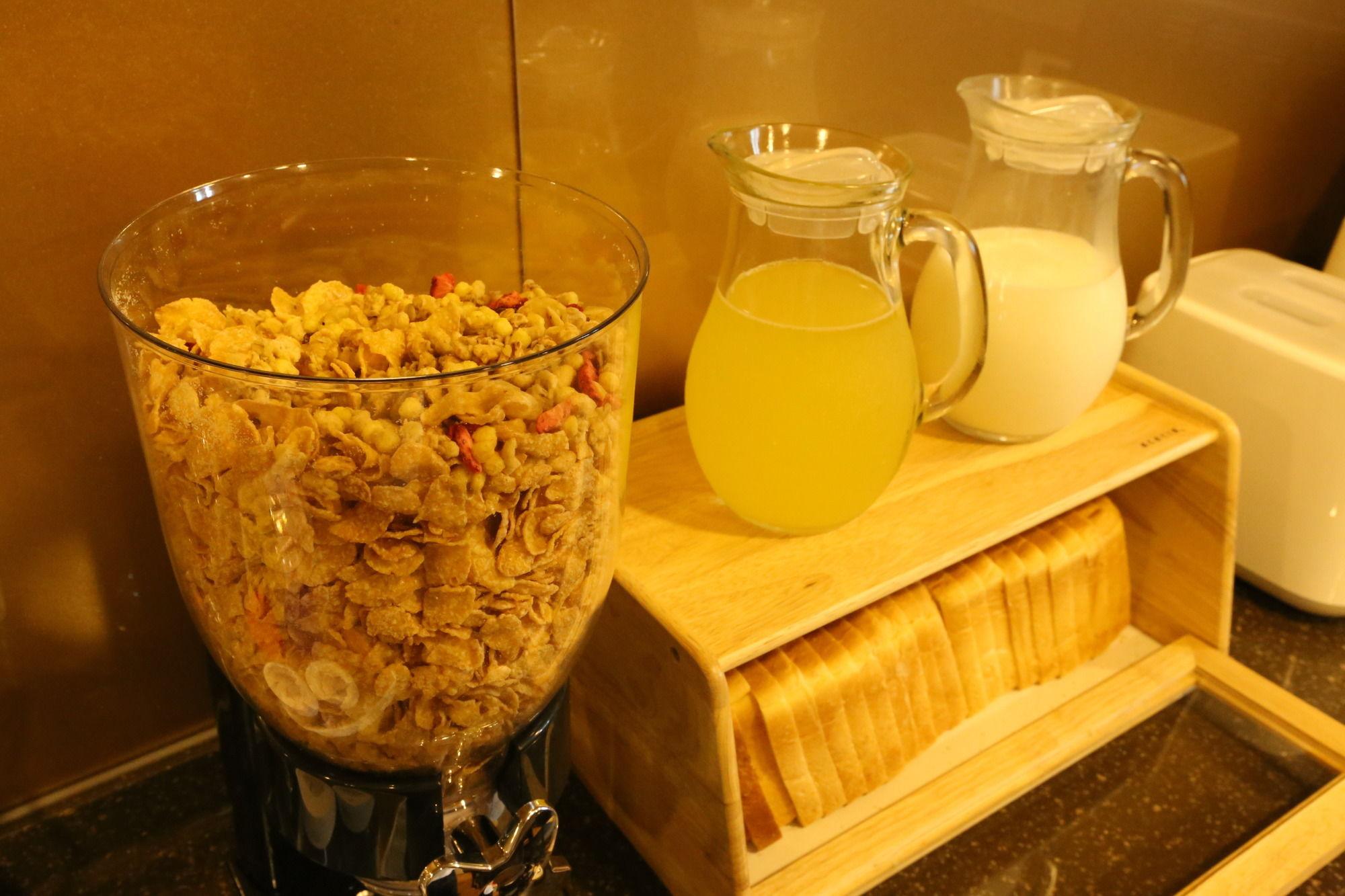 Tripstay Myeongdong Seoul Exterior photo